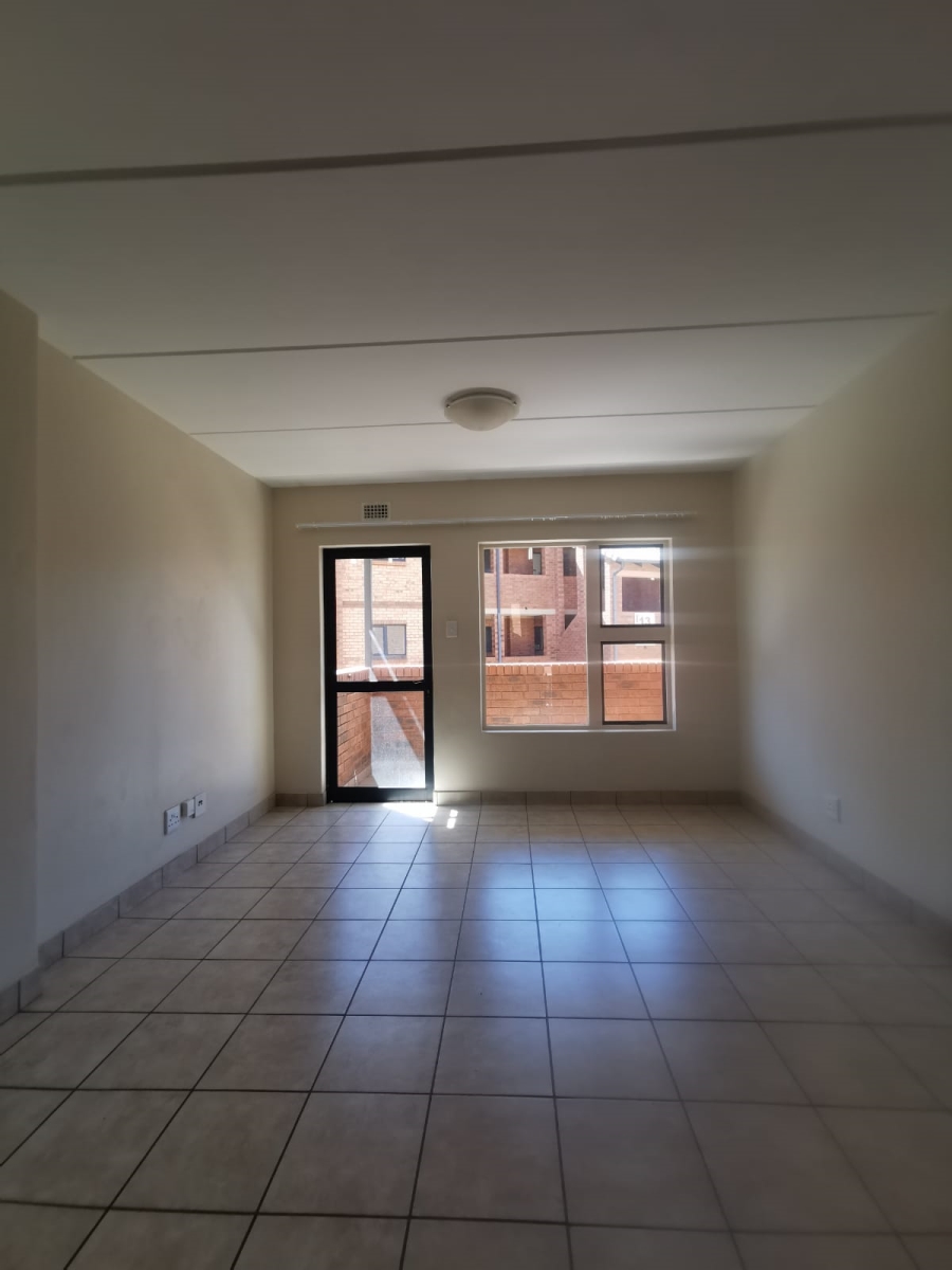 To Let 2 Bedroom Property for Rent in Olympus AH Gauteng