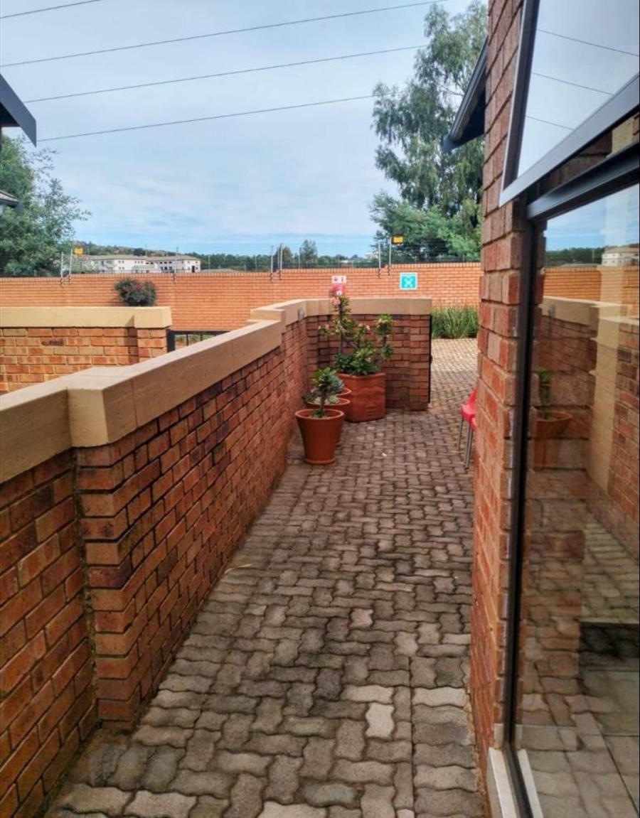To Let 2 Bedroom Property for Rent in Noordheuwel Gauteng