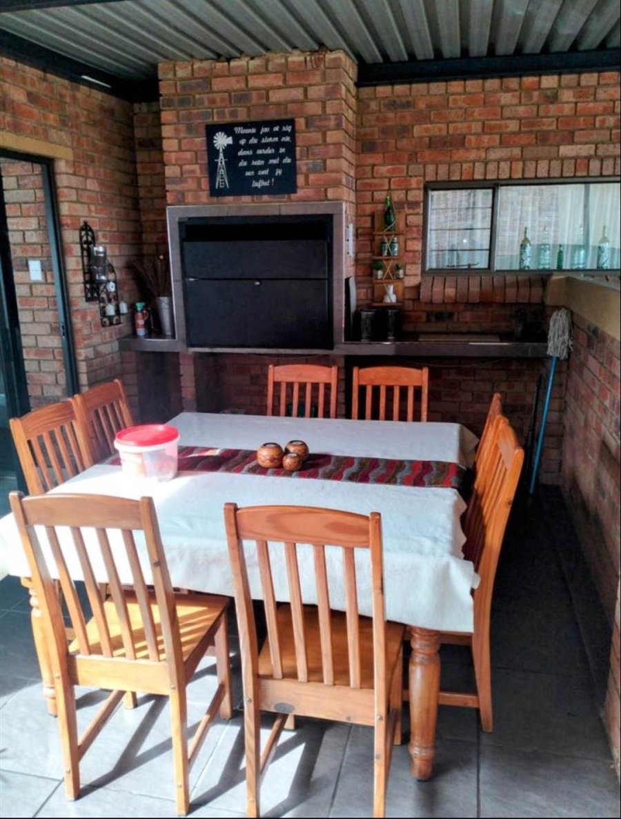 To Let 2 Bedroom Property for Rent in Noordheuwel Gauteng