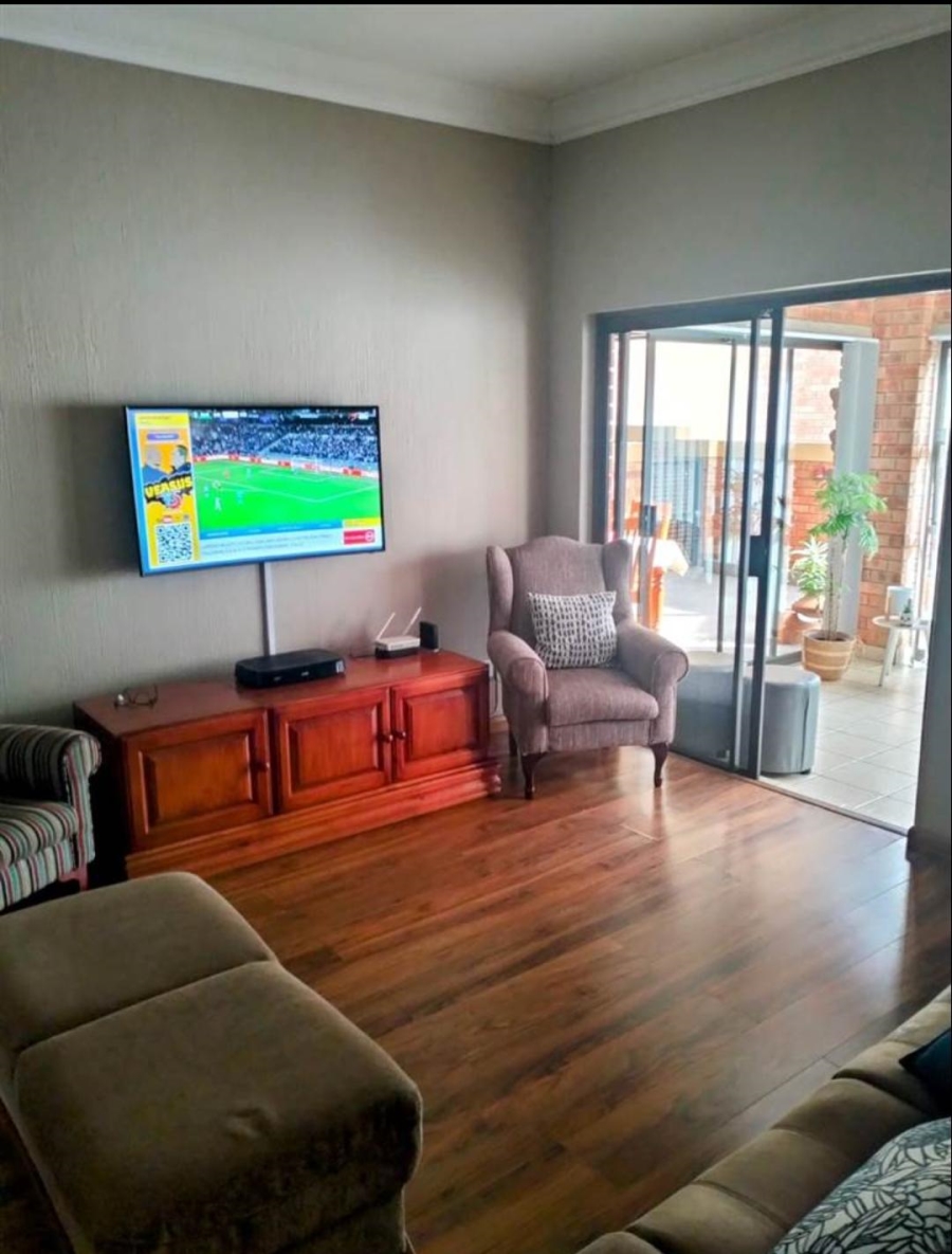 To Let 2 Bedroom Property for Rent in Noordheuwel Gauteng