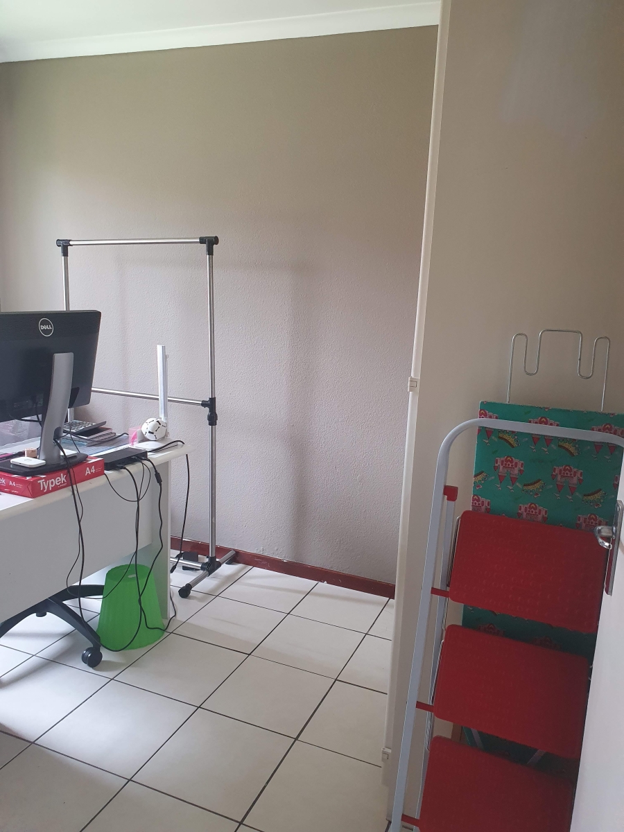 3 Bedroom Property for Sale in Vorna Valley Gauteng