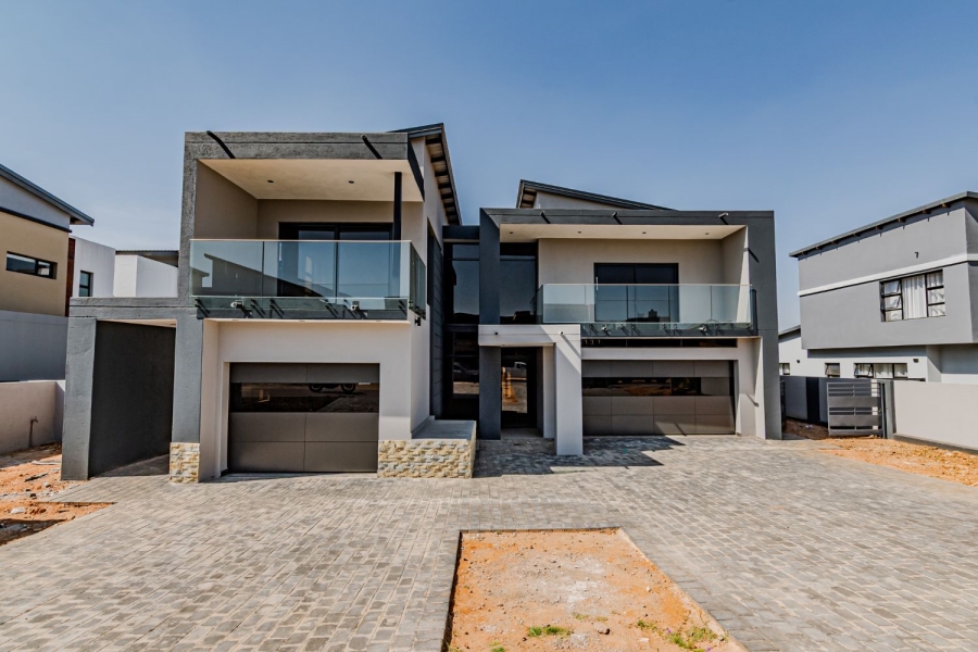 5 Bedroom Property for Sale in Six Fountains Residential Estate Gauteng