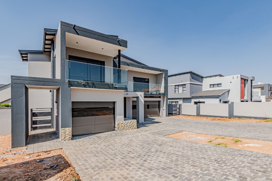 5 Bedroom Property for Sale in Six Fountains Residential Estate Gauteng