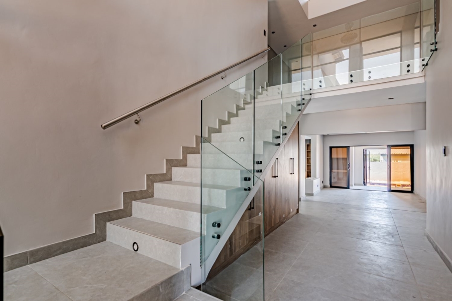 5 Bedroom Property for Sale in Six Fountains Residential Estate Gauteng