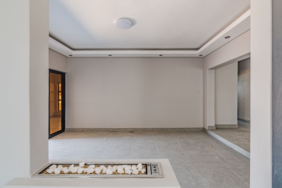 5 Bedroom Property for Sale in Six Fountains Residential Estate Gauteng