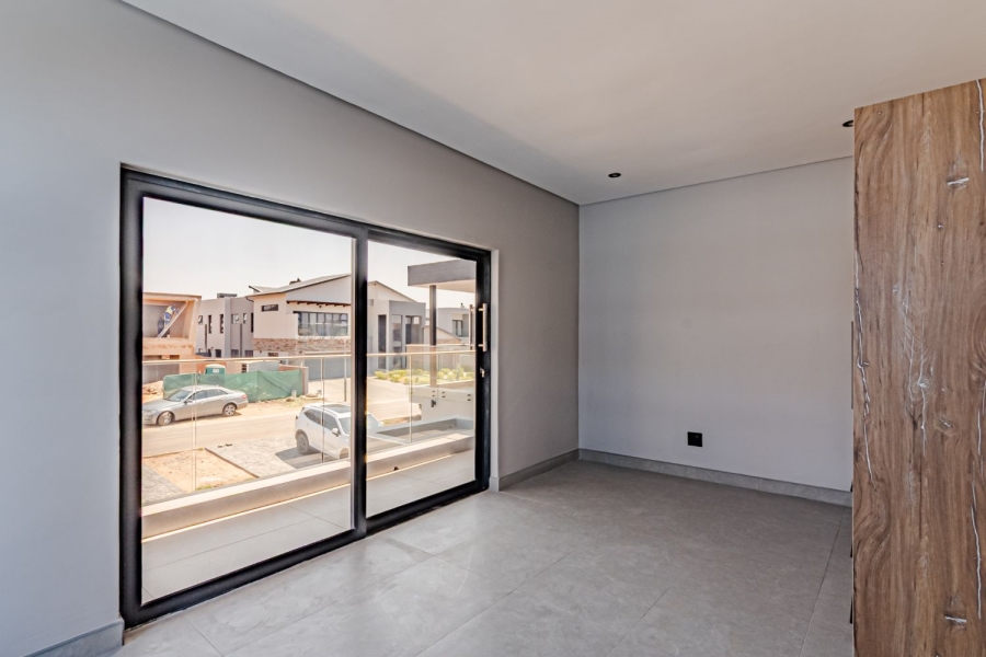 5 Bedroom Property for Sale in Six Fountains Residential Estate Gauteng
