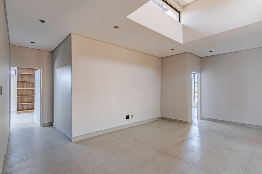 5 Bedroom Property for Sale in Six Fountains Residential Estate Gauteng