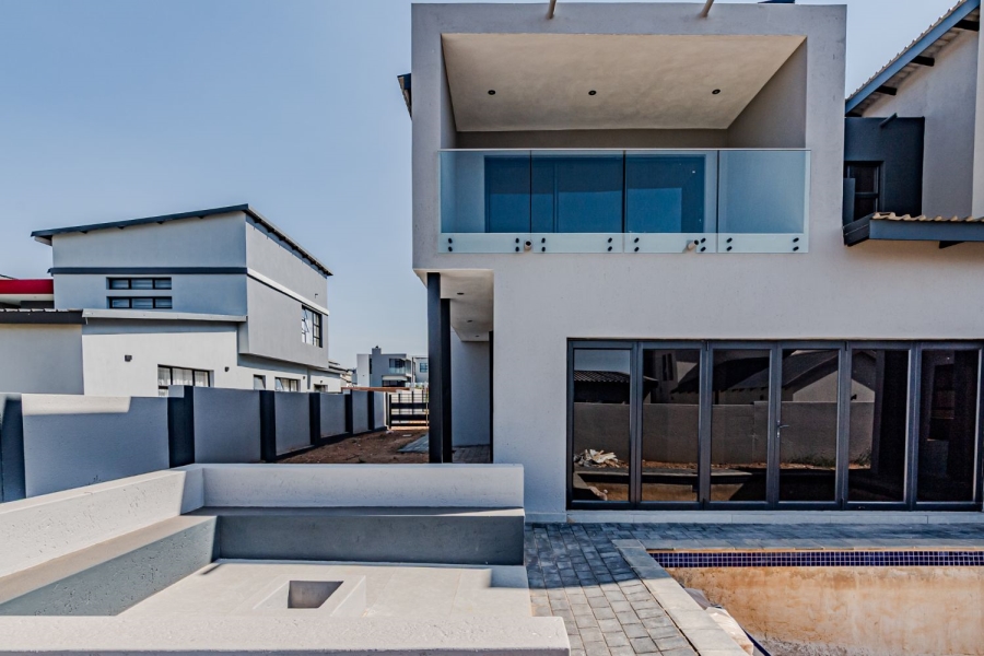 5 Bedroom Property for Sale in Six Fountains Residential Estate Gauteng