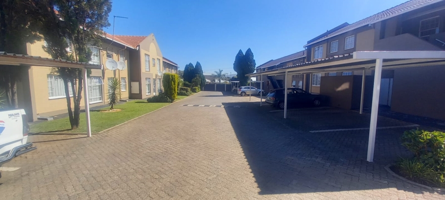 2 Bedroom Property for Sale in Verwoerdpark Gauteng