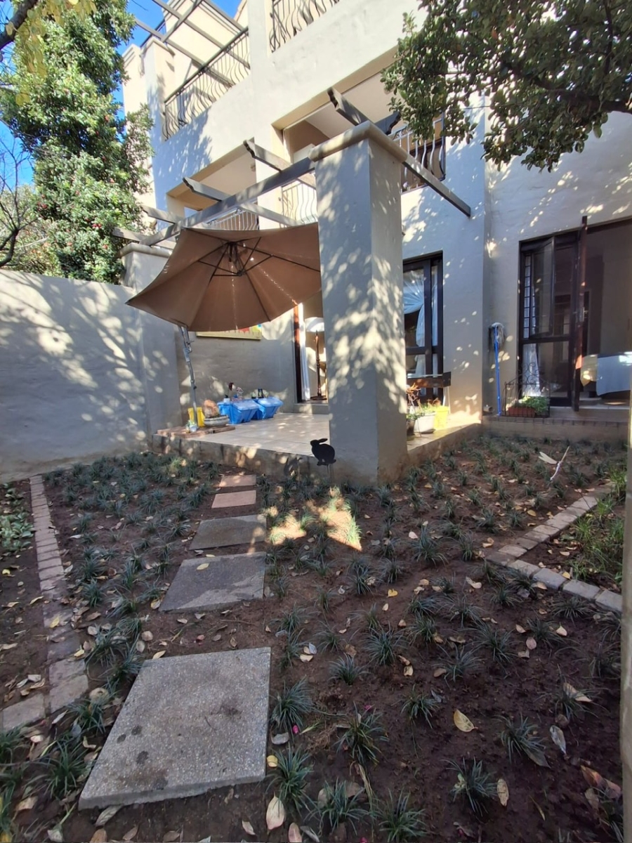 To Let 2 Bedroom Property for Rent in Lonehill Gauteng