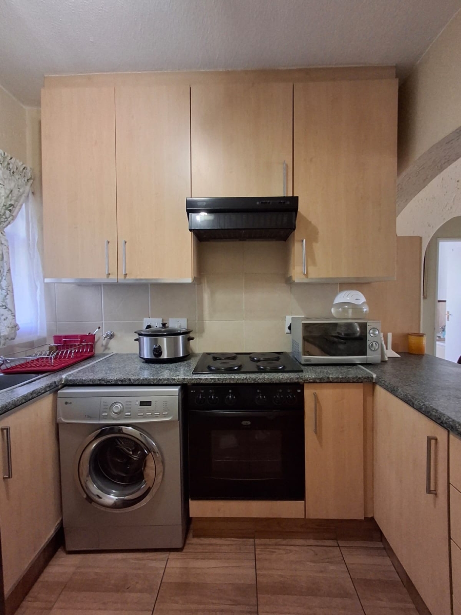 To Let 2 Bedroom Property for Rent in Lonehill Gauteng