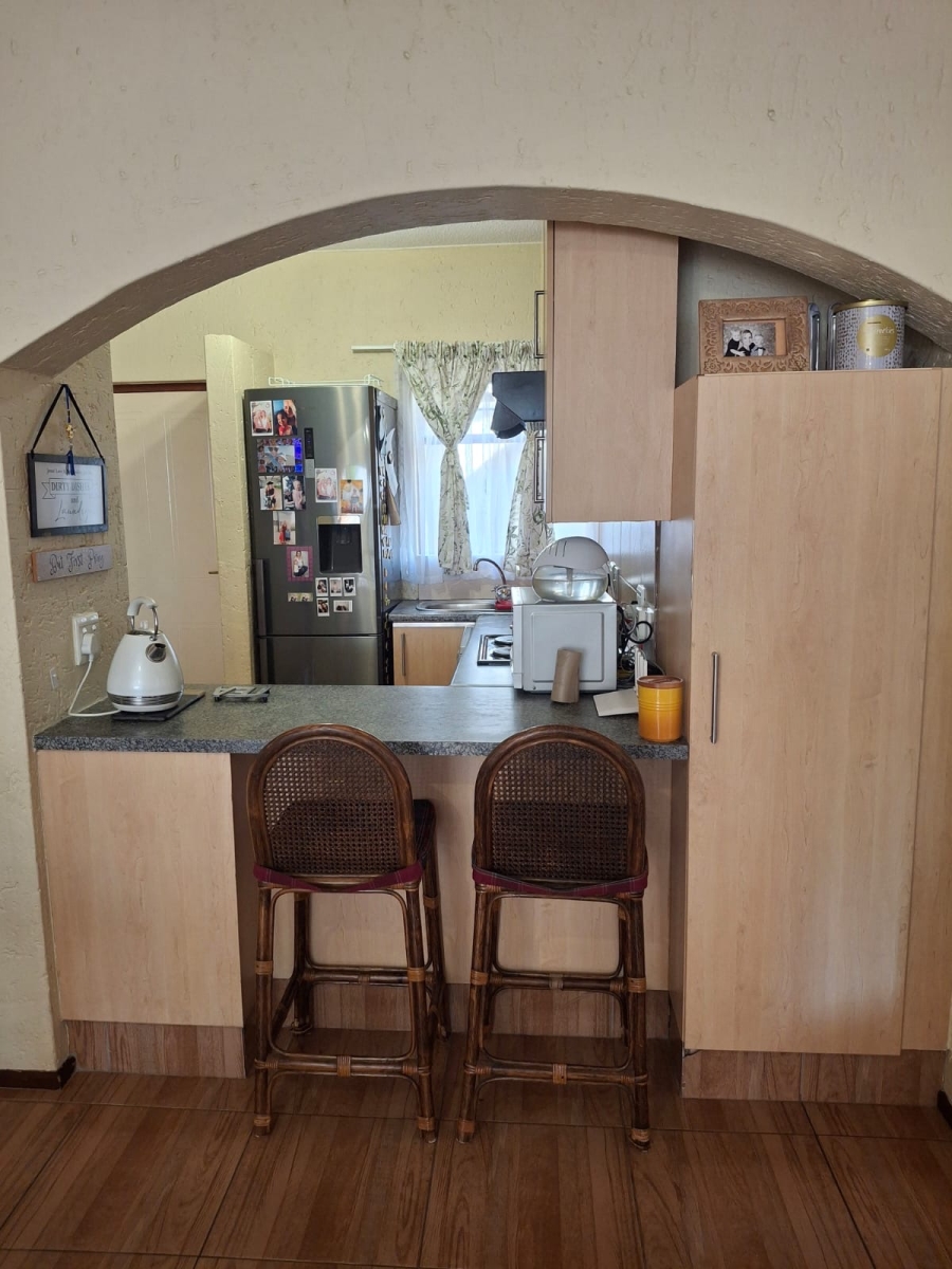 To Let 2 Bedroom Property for Rent in Lonehill Gauteng