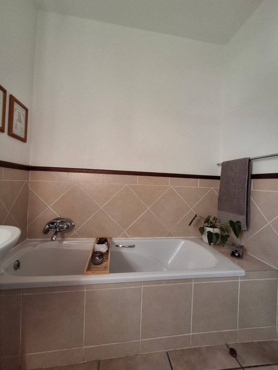 To Let 2 Bedroom Property for Rent in Lonehill Gauteng