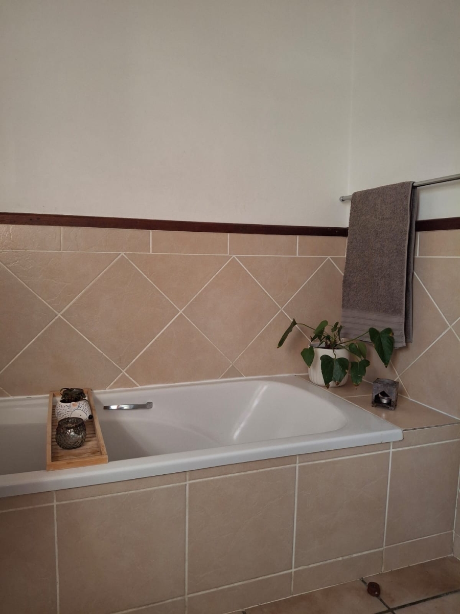 To Let 2 Bedroom Property for Rent in Lonehill Gauteng