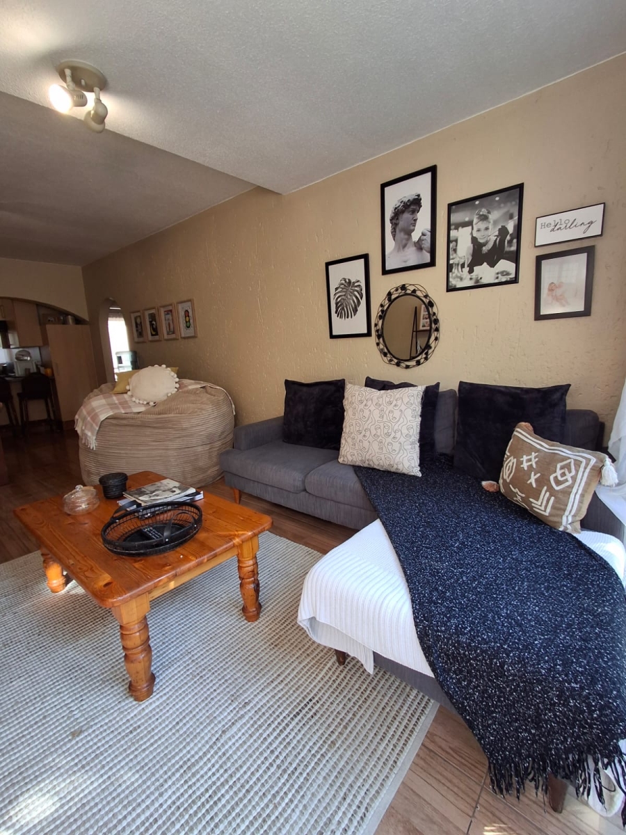 To Let 2 Bedroom Property for Rent in Lonehill Gauteng