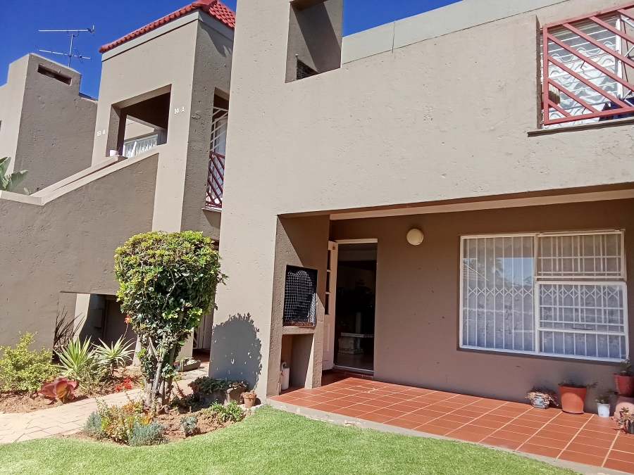 2 Bedroom Property for Sale in Allens Nek Gauteng