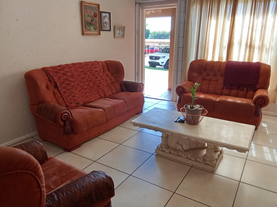 2 Bedroom Property for Sale in Allens Nek Gauteng