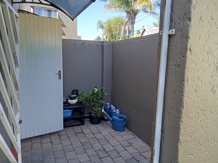 2 Bedroom Property for Sale in Allens Nek Gauteng