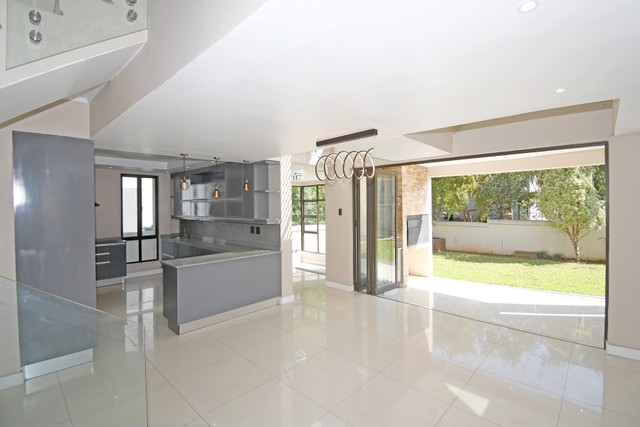 4 Bedroom Property for Sale in Waterfall Country Village Gauteng