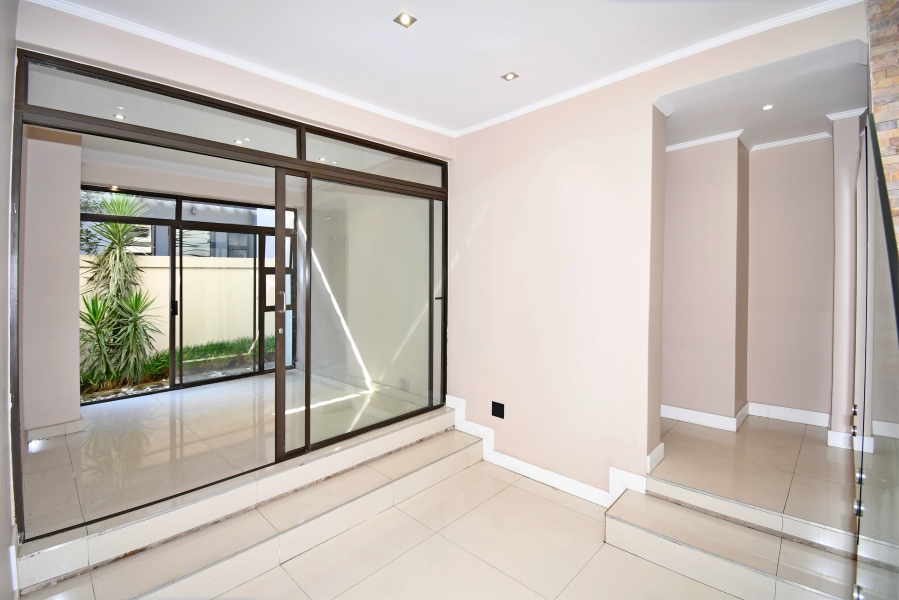 4 Bedroom Property for Sale in Waterfall Country Village Gauteng