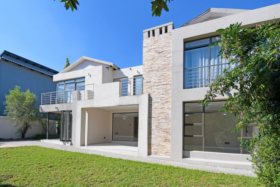 4 Bedroom Property for Sale in Waterfall Country Village Gauteng