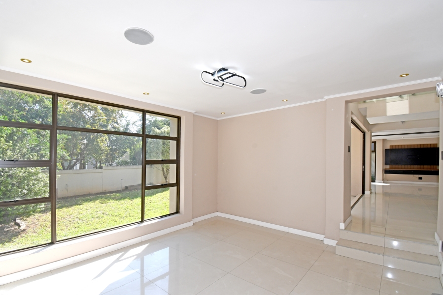 4 Bedroom Property for Sale in Waterfall Country Village Gauteng