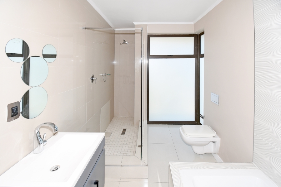 4 Bedroom Property for Sale in Waterfall Country Village Gauteng