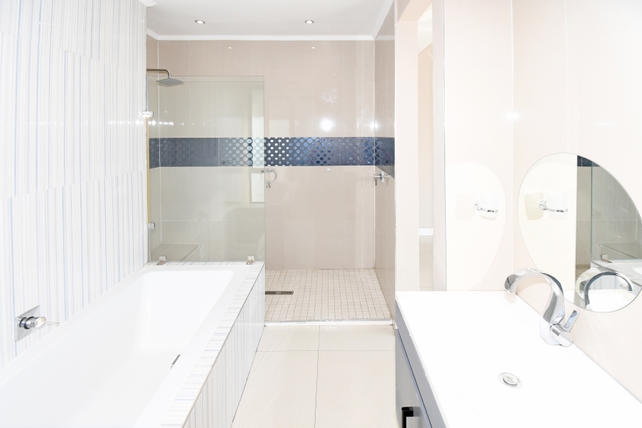 4 Bedroom Property for Sale in Waterfall Country Village Gauteng
