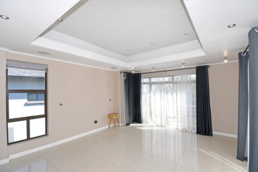 4 Bedroom Property for Sale in Waterfall Country Village Gauteng