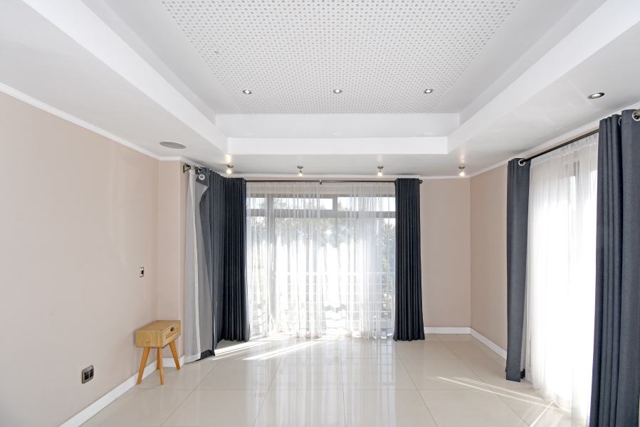 4 Bedroom Property for Sale in Waterfall Country Village Gauteng