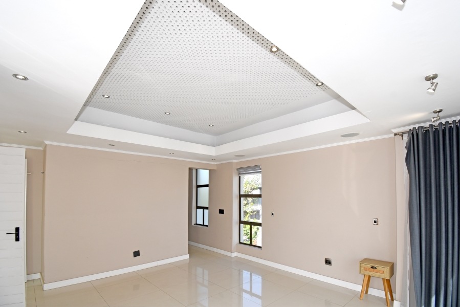 4 Bedroom Property for Sale in Waterfall Country Village Gauteng