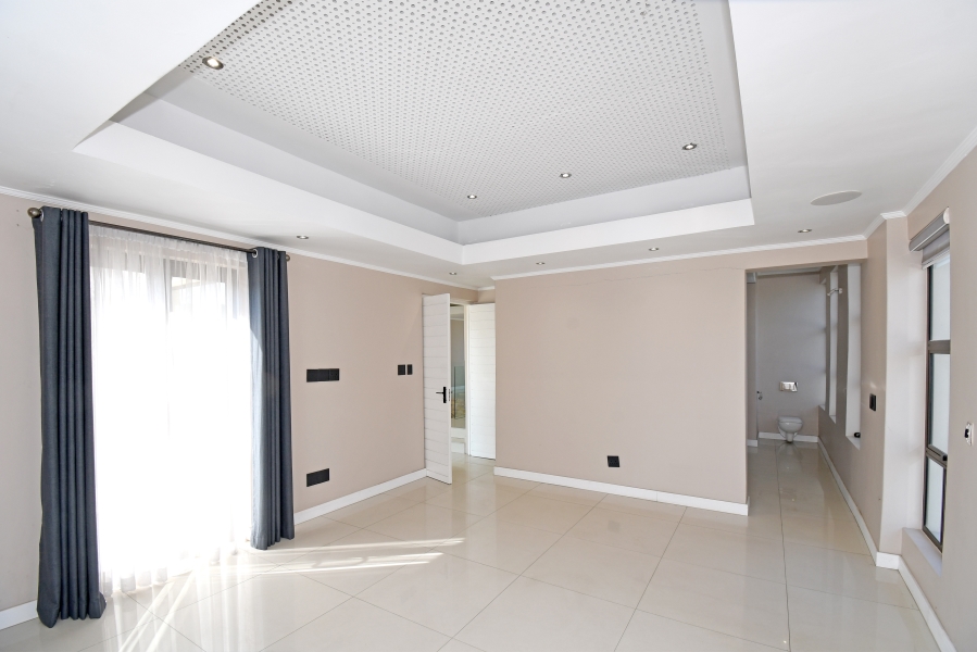 4 Bedroom Property for Sale in Waterfall Country Village Gauteng