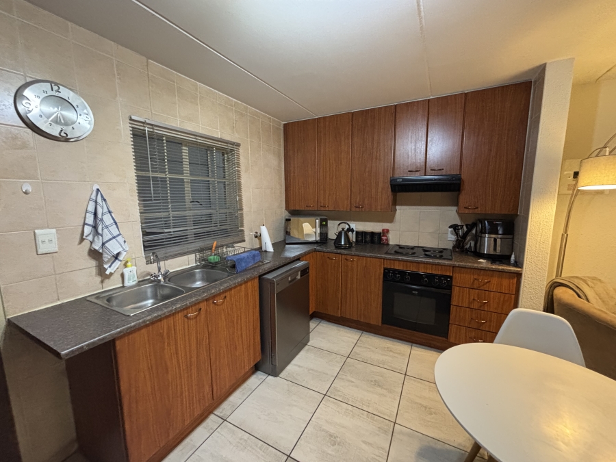 To Let 2 Bedroom Property for Rent in North Riding Gauteng