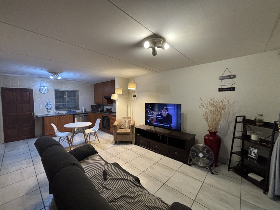 To Let 2 Bedroom Property for Rent in North Riding Gauteng