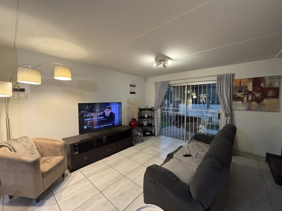 To Let 2 Bedroom Property for Rent in North Riding Gauteng