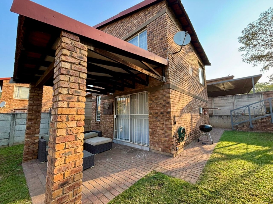 To Let 2 Bedroom Property for Rent in North Riding Gauteng