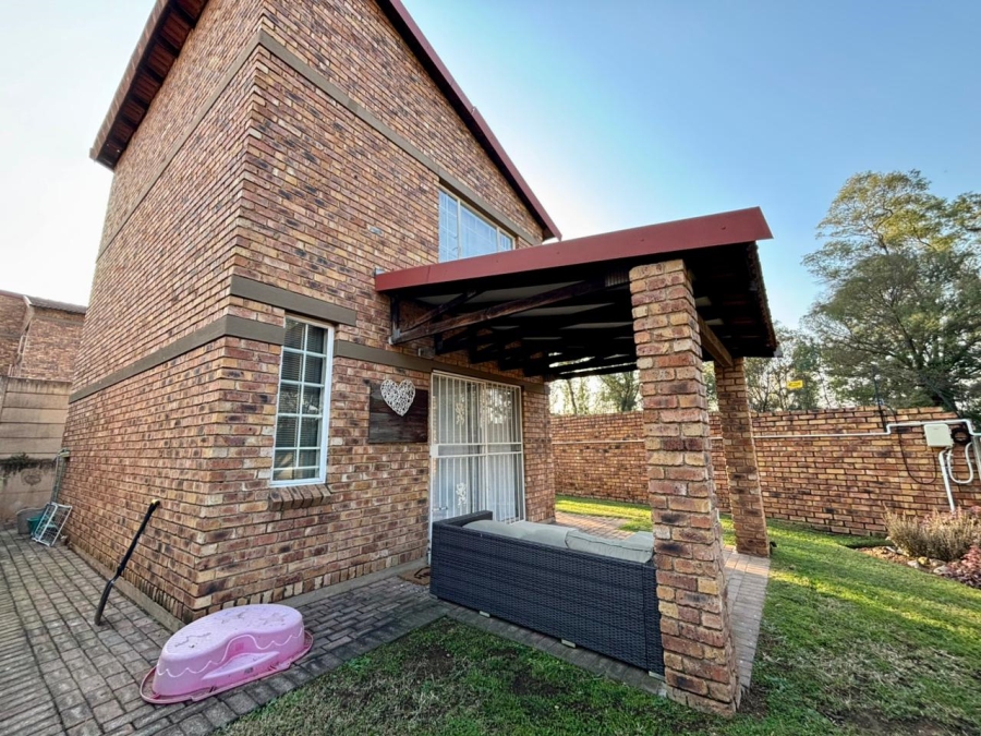 2 Bedroom Property for Sale in North Riding Gauteng
