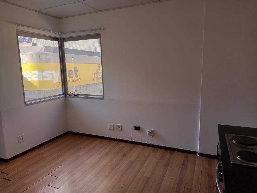 1 Bedroom Property for Sale in Johannesburg Central Gauteng