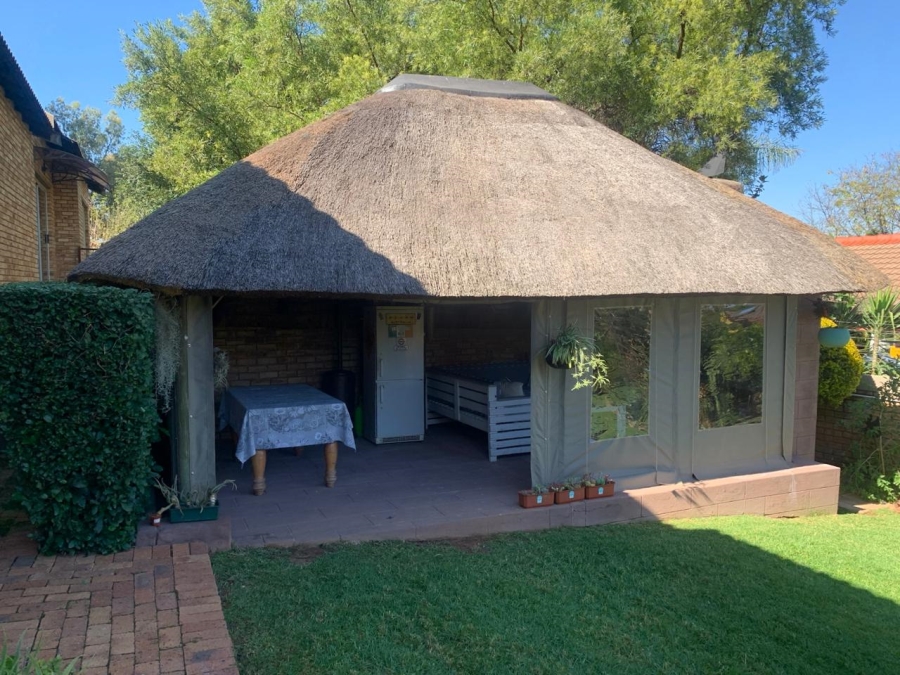 To Let 3 Bedroom Property for Rent in Wilgeheuwel Gauteng