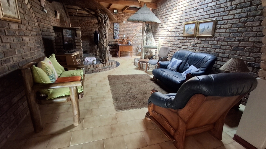 7 Bedroom Property for Sale in Dorandia Gauteng
