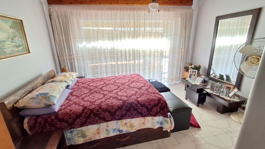 7 Bedroom Property for Sale in Dorandia Gauteng