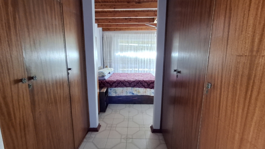 7 Bedroom Property for Sale in Dorandia Gauteng
