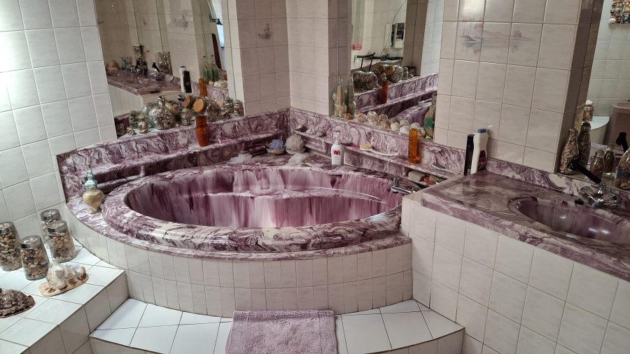 7 Bedroom Property for Sale in Dorandia Gauteng