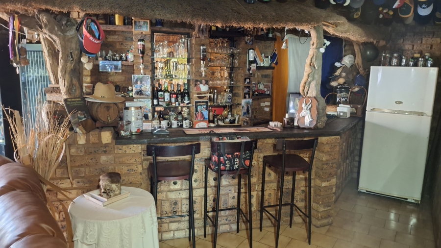 7 Bedroom Property for Sale in Dorandia Gauteng