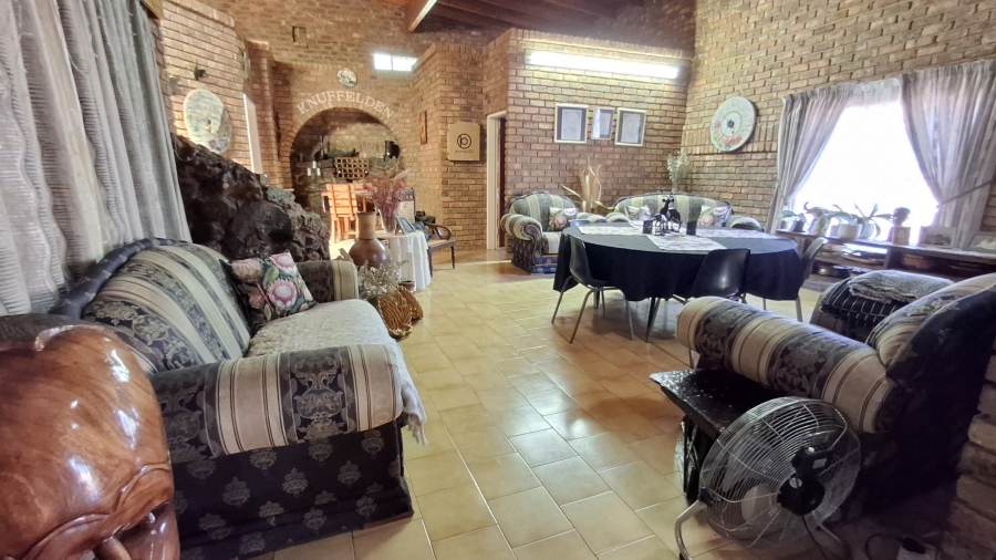 7 Bedroom Property for Sale in Dorandia Gauteng