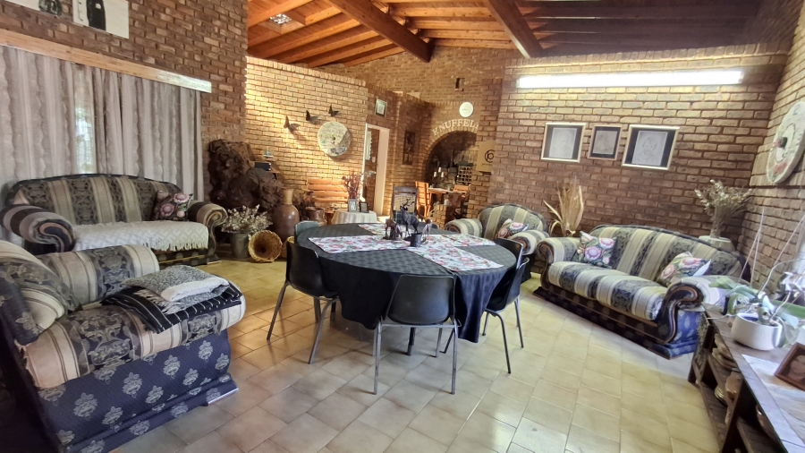 7 Bedroom Property for Sale in Dorandia Gauteng