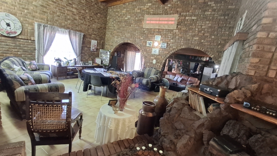 7 Bedroom Property for Sale in Dorandia Gauteng