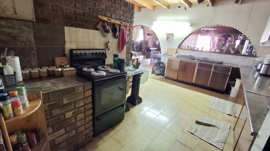 7 Bedroom Property for Sale in Dorandia Gauteng
