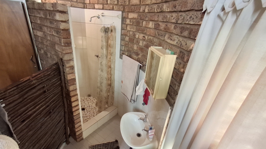 7 Bedroom Property for Sale in Dorandia Gauteng