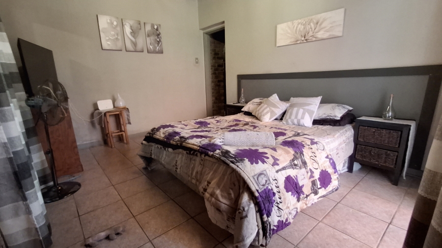 7 Bedroom Property for Sale in Dorandia Gauteng